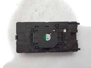 AUDI A5 (2016–2026) Telefonilaadija 85E035507 - 4