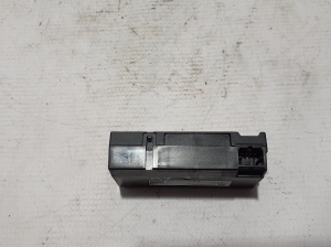 AUDI A5 (2016–2026) USB-pesa 4N1035954A - 2