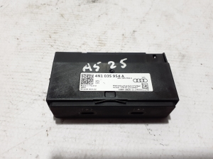 AUDI A5 (2016–2026) USB-pesa 4N1035954A - 3