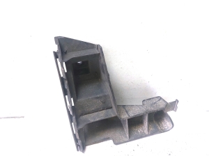 Rear bumper bracket - 30878651