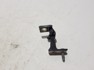   Tagumise küljeukse ülemine hing  - 8B3833401A 