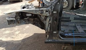 Front outrigger - 4K0805139 Y