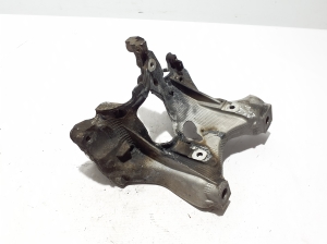 AUDI A5 (2016–2026) Engine bracket 8B3399296 - 2