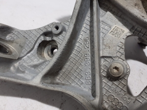 AUDI A5 (2016–2026) Engine bracket 8B3399296 - 3