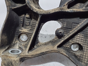 AUDI A5 (2016–2026) Engine bracket 8B3399295 - 4