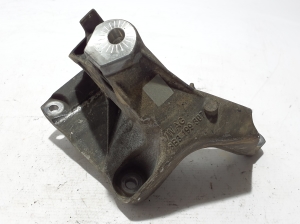 AUDI A5 (2016–2026) Engine bracket 8B3199307 - 3