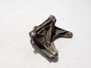 AUDI A5 (2016–2026) Engine bracket 8B3199307 - 4