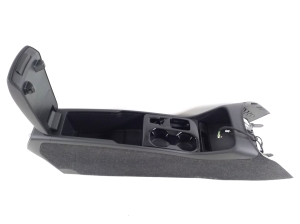 VOLVO XC40 (2017–2026) Center console 32352198 - 4