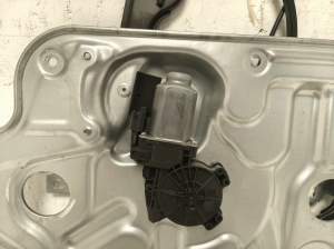 NISSAN Qashqai+2 (2007–2013) Priekšējo durvju logu pacēlājs un tā daļas - 3