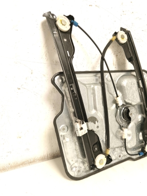 NISSAN Qashqai+2 (2007–2013) Priekšējo durvju logu pacēlājs un tā daļas - 4