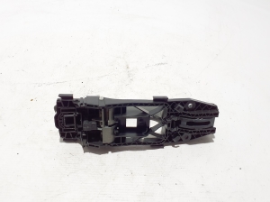 Skoda Karoq (2017–2026) Rear side door exterior handle and its parts - 2
