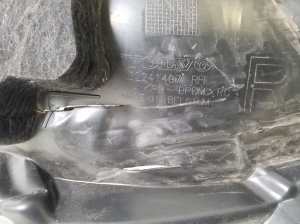 VOLVO XC40 (2017–2026) Front wheel arch liner 32241407 - 2