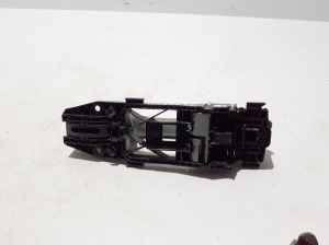 Skoda Karoq (2017–2026) Rear side door exterior handle and its parts - 2