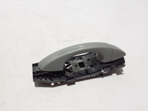 Skoda Karoq (2017–2026) Rear side door exterior handle and its parts - 4
