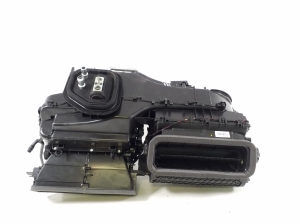 VOLVO XC40 (2017–2026) Heater and its parts - 2
