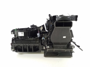 VOLVO XC40 (2017–2026) Heater and its parts - 3