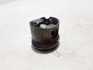VOLVO XC70 (2007–2016) Piston et ses composants 30750674 - 3