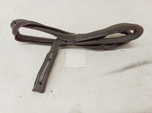 Rear side door seal on the door - 2K0843793A