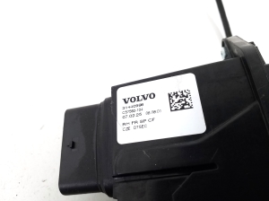 VOLVO XC40 (2017–2026) Front door lock 31440998 - 3