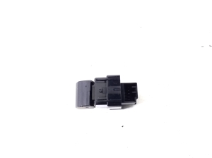 VOLVO XC40 (2017–2026) Front door glass switch 31456060 - 2