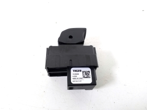 VOLVO XC40 (2017–2026) Front door glass switch 31456060 - 3