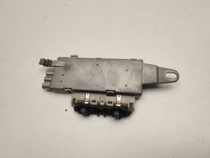 Mercedes Benz E-Class W211 (2002–2009) Antenna amplifier a2118203089 - 3