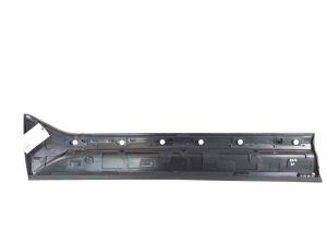 VOLVO XC40 (2017–2026) Esiukse liist 32409185 - 4