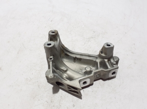 Skoda Karoq (2017–2026) Motorhalter 05L199207 - 3