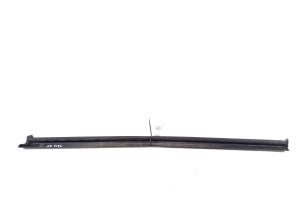 VOLVO XC40 (2017–2026) Front door inner window molding 31108713 - 2