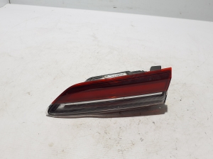   Tail light on trunk lid  - 57A945308C 