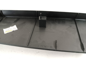 Mercedes Benz A-Class 176 (2012–2018) Sonstiges Teil der Heckklappenverkleidung A1767403100 - 2