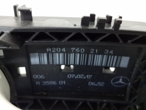 Mercedes Benz A-Class 176 (2012–2018) Rear side door exterior handle and its parts - 3