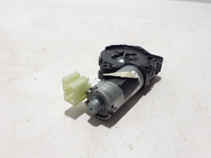 Skoda Karoq (2017–2026) Schiebedachmotor 3G9877795J - 4