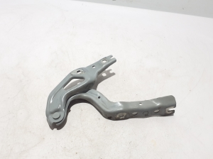 Skoda Karoq (2017–2026) Hood hinge 57A823301 - 2