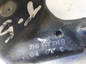 Volkswagen Transporter T5 (2003–2015) Scharnier Tür hinten oben 7H0843336B - 2