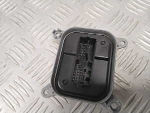Tesla Model Y Y (2020–2026) Xenon headlight control unit 153292509E - 3