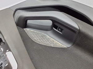 AUDI A5 (2016–2026) Tagumise küljeukse polster 8B3867305 - 4