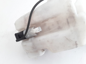 RENAULT Megane II (2002–2009) Front washer fluid reservoir 8200104706 - 3