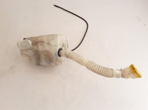   Scheibenwaschbehälter vorne  - 8200104706 