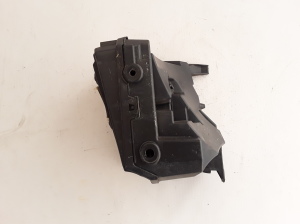 RENAULT Megane II (2002–2009) Sicherungskastenhalter unter der Motorhaube 8200438360 - 2