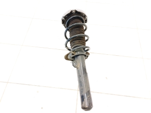 Mini Clubman F54 (2014–2026) Eesmine amortisaator 6862701 - 3
