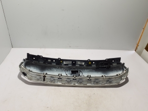 VOLVO XC40 (2017–2026) Front grille 32228390 - 4