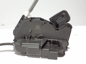 Skoda Karoq (2017–2026) Rear side door lock 5TA839015D - 3