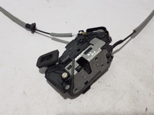 Skoda Karoq (2017–2026) Rear side door lock 5TA839015D - 4