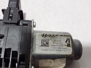 Hyundai Tucson (2015–2026) Front door window regulator motor 82450N7010 - 2