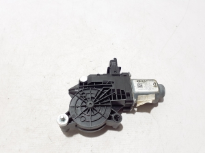 Hyundai Tucson (2015–2026) Front door window regulator motor 82450N7010 - 3