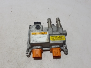 Voltage converter - 461903D100