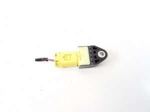 LEXUS RX GGL1 (2009–2015) Airbag sensor 8983112010 - 3