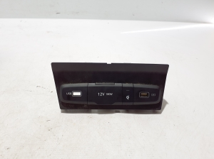   USB-Anschluss  - 84632N7100 