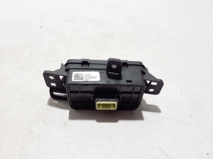 Hyundai Tucson (2015–2026) ESP switch 93750CZ010 - 4